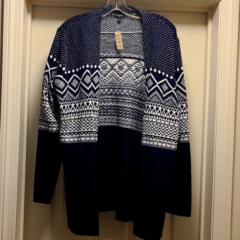 TALBOTS Navy Aztec Print 3/4 Sleeve Cardigan. A-7